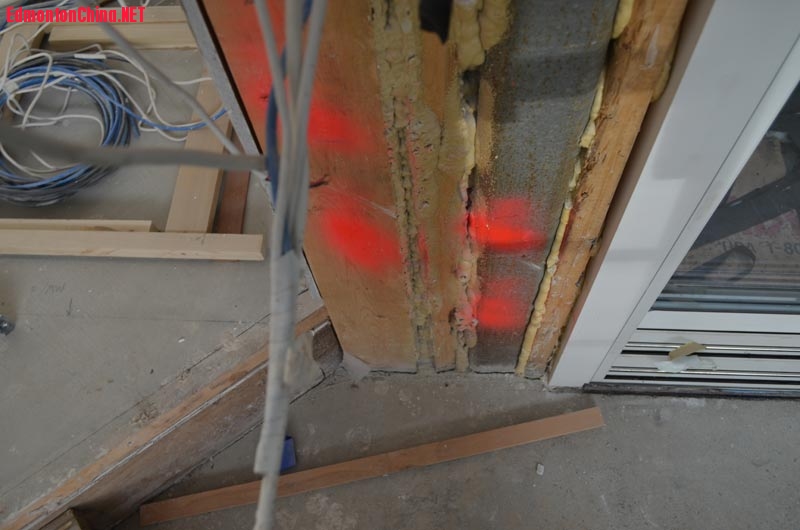 concealed-HSS-steel-corner-column-with-spray-foam-insulation-around-next-to-a-cu.jpg